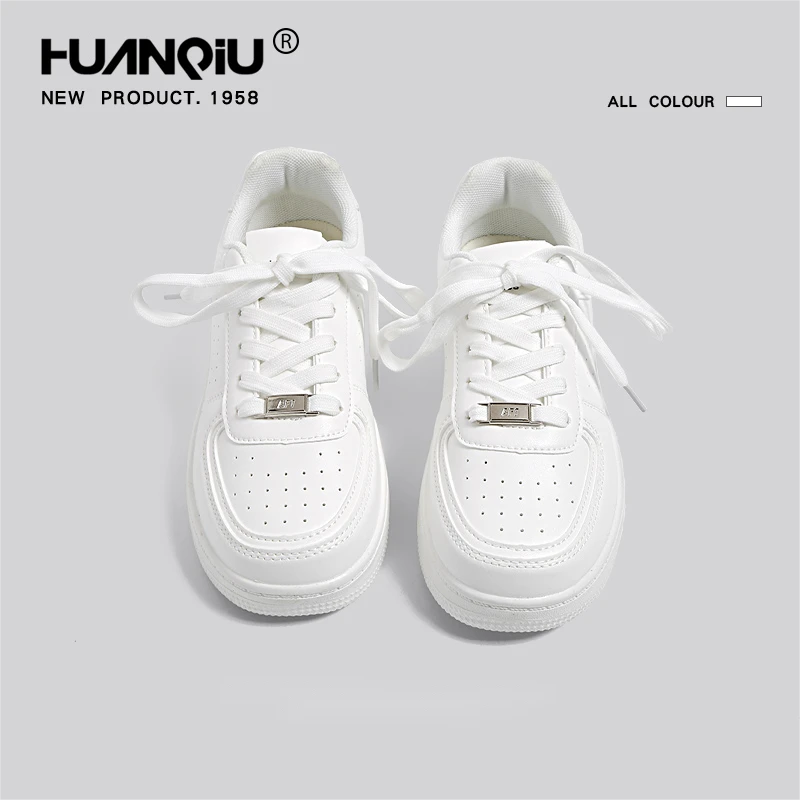 环球配裙子小白鞋女款2024冬季新款轻便百搭透气鞋子休闲厚底板鞋