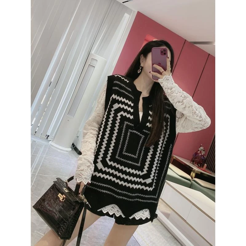 【橦颜推荐】方格波浪纹针织马甲6153