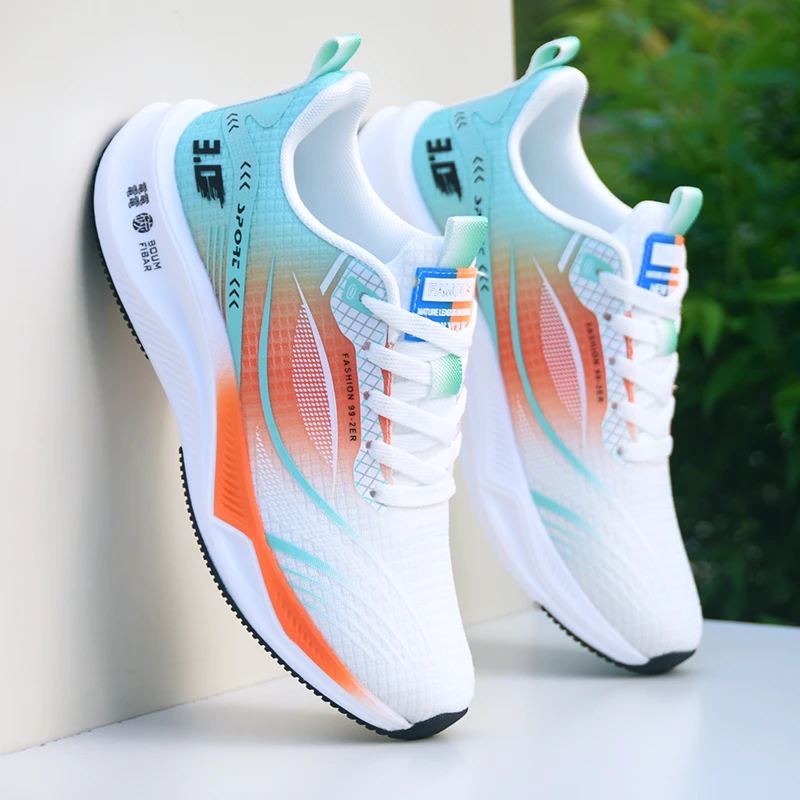 鞋子男夏季薄款运动鞋男超轻软底网面旅游透气休闲碳板减震跑步鞋