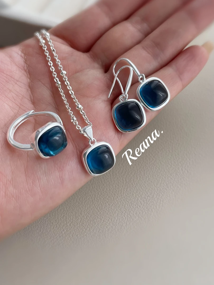 钛钢耳饰 方形喵喵（宝蓝）