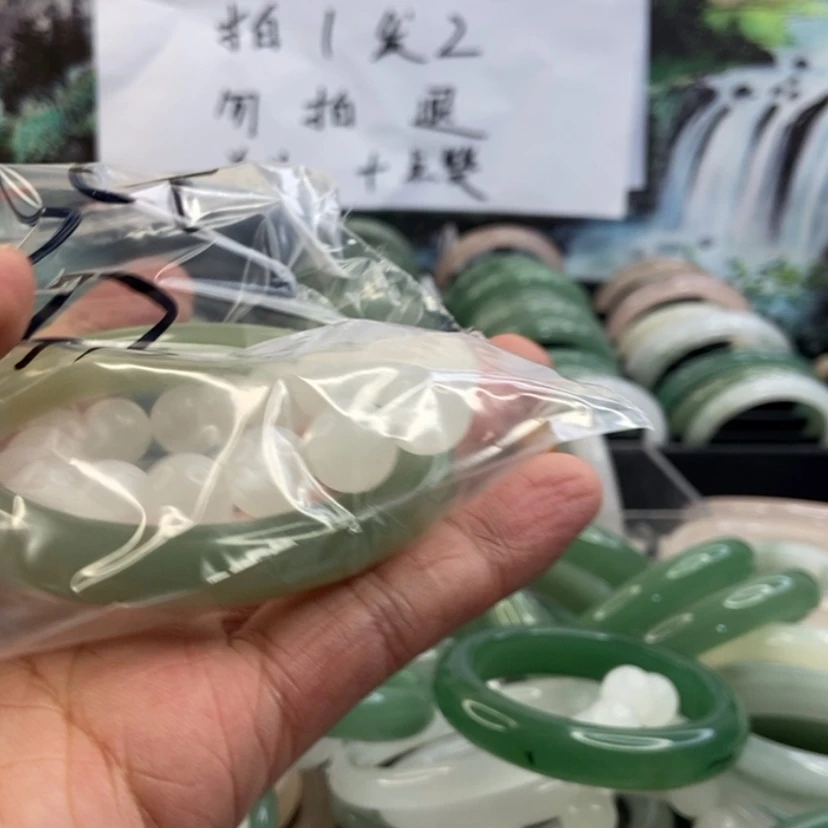 【闪购商品】石英质玉手镯足银镀金镶嵌