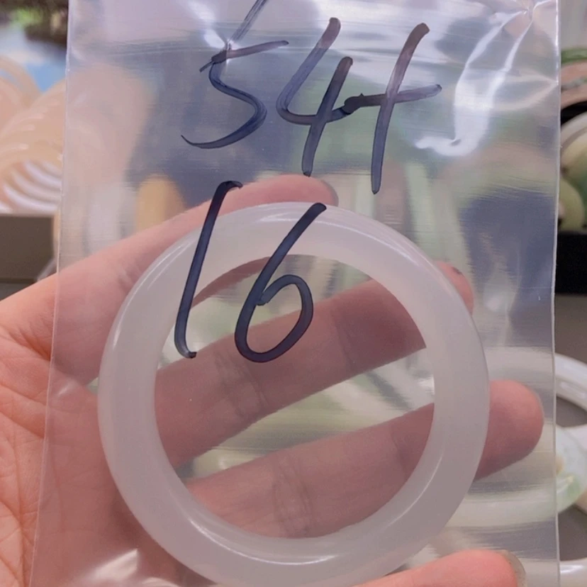 【闪购商品】石英质玉手镯未镶嵌