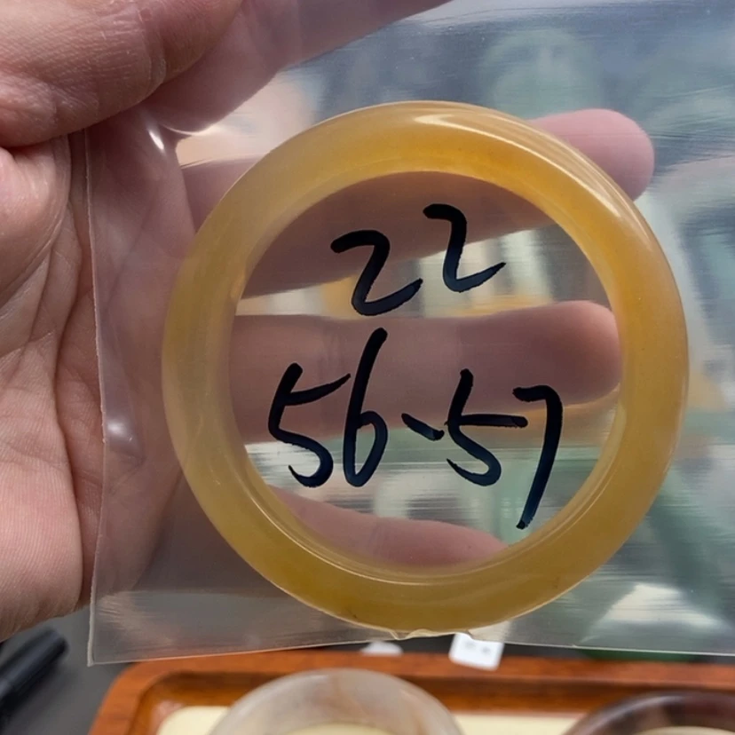 【闪购商品】石英质玉手镯未镶嵌