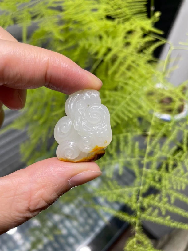 和田玉天地红皮玉如意11.6克