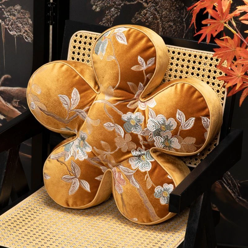 纯色花朵花瓣抱枕家用新中式太阳花绒布五瓣花屁垫子靠枕支持定制