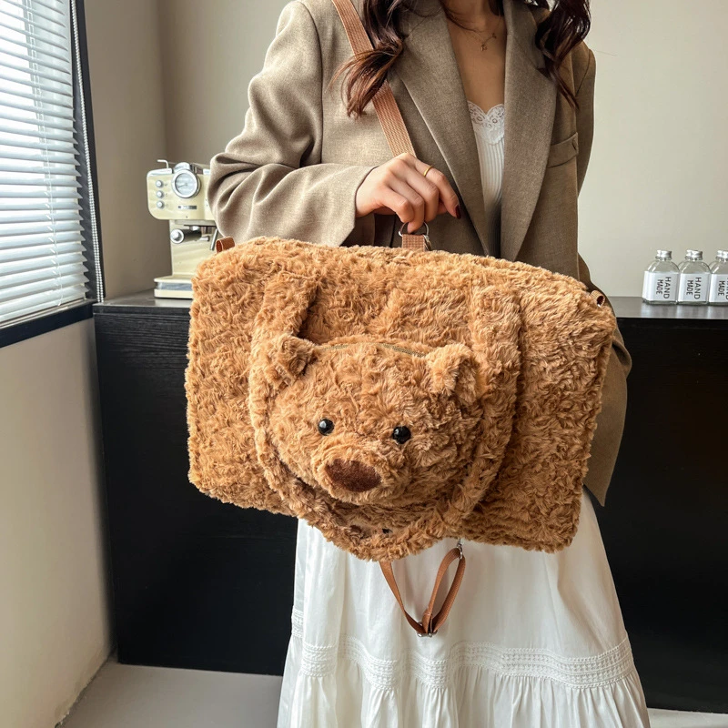 秋冬流行小众可爱玩偶单肩包女2024新款通勤休闲大容量双肩毛毛包