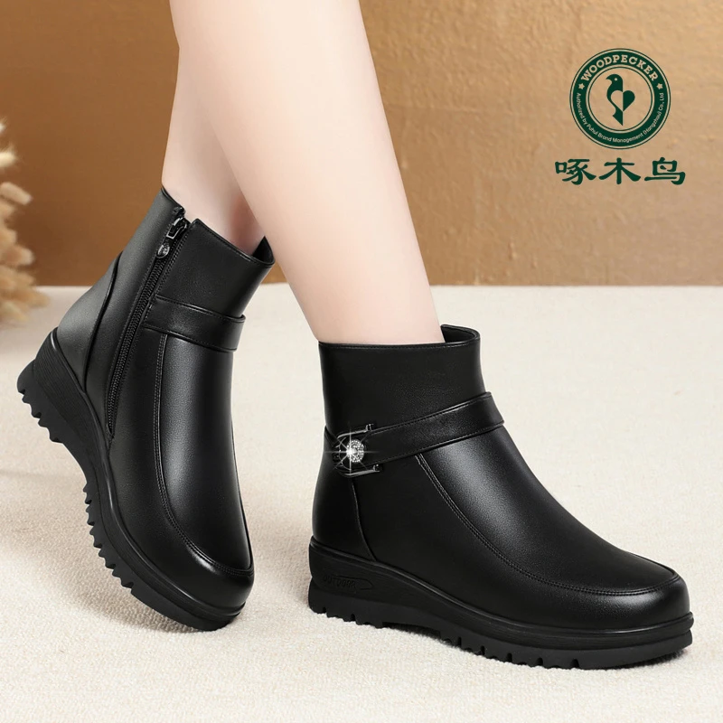 啄木鸟妈妈鞋棉鞋女秋冬季中年大码软底短靴平底皮鞋防滑加绒靴子