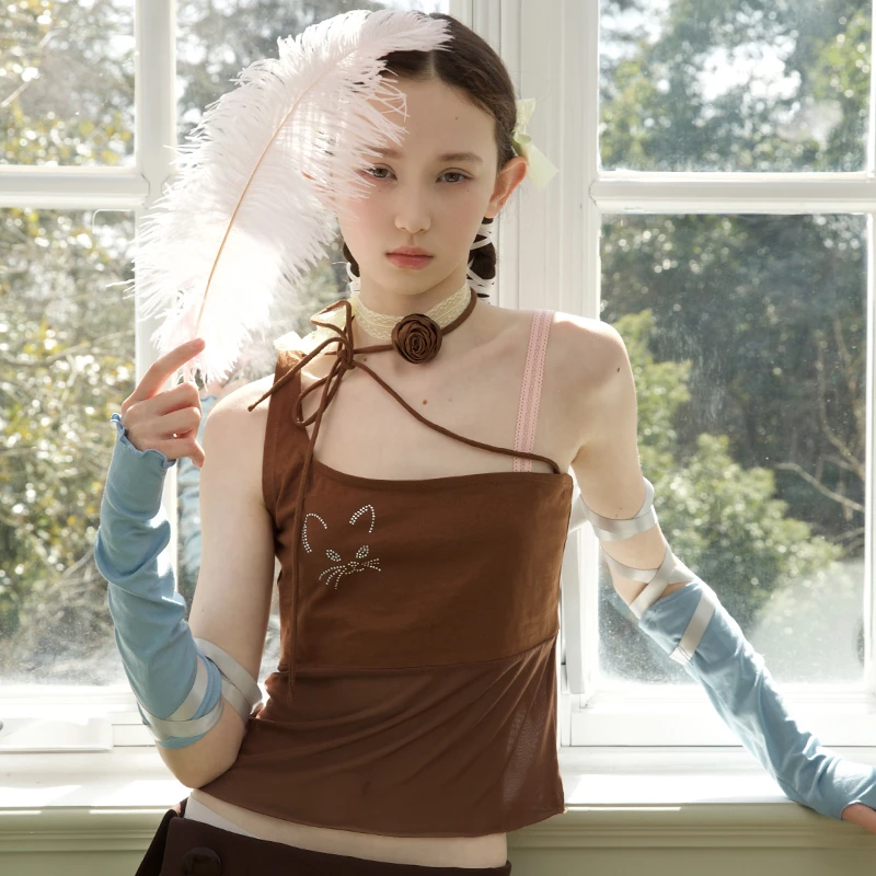 【自播】礼物商店 不对称肩带吊带三色甜辣撞色外穿背心上衣