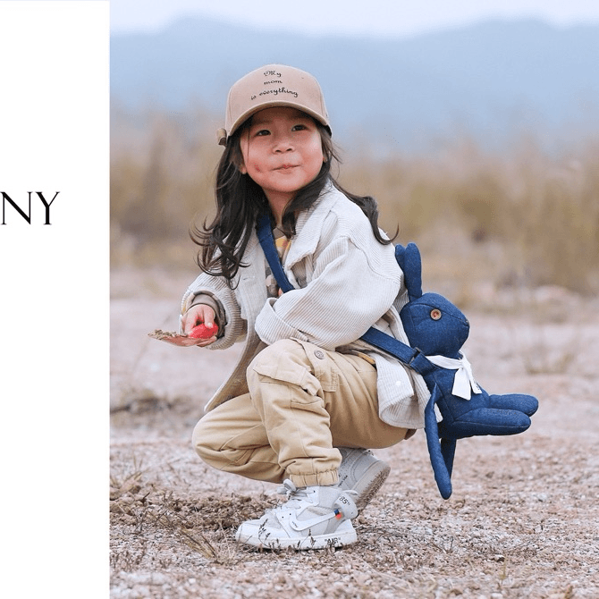 卡通网红保温杯兔耳朵带提绳斜跨毛绒可爱通用防烫杯套保护套