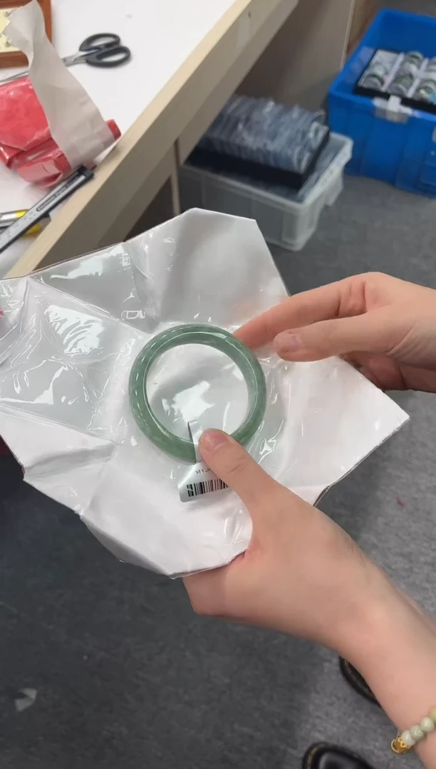 【闪购商品】翡翠手镯未镶嵌1