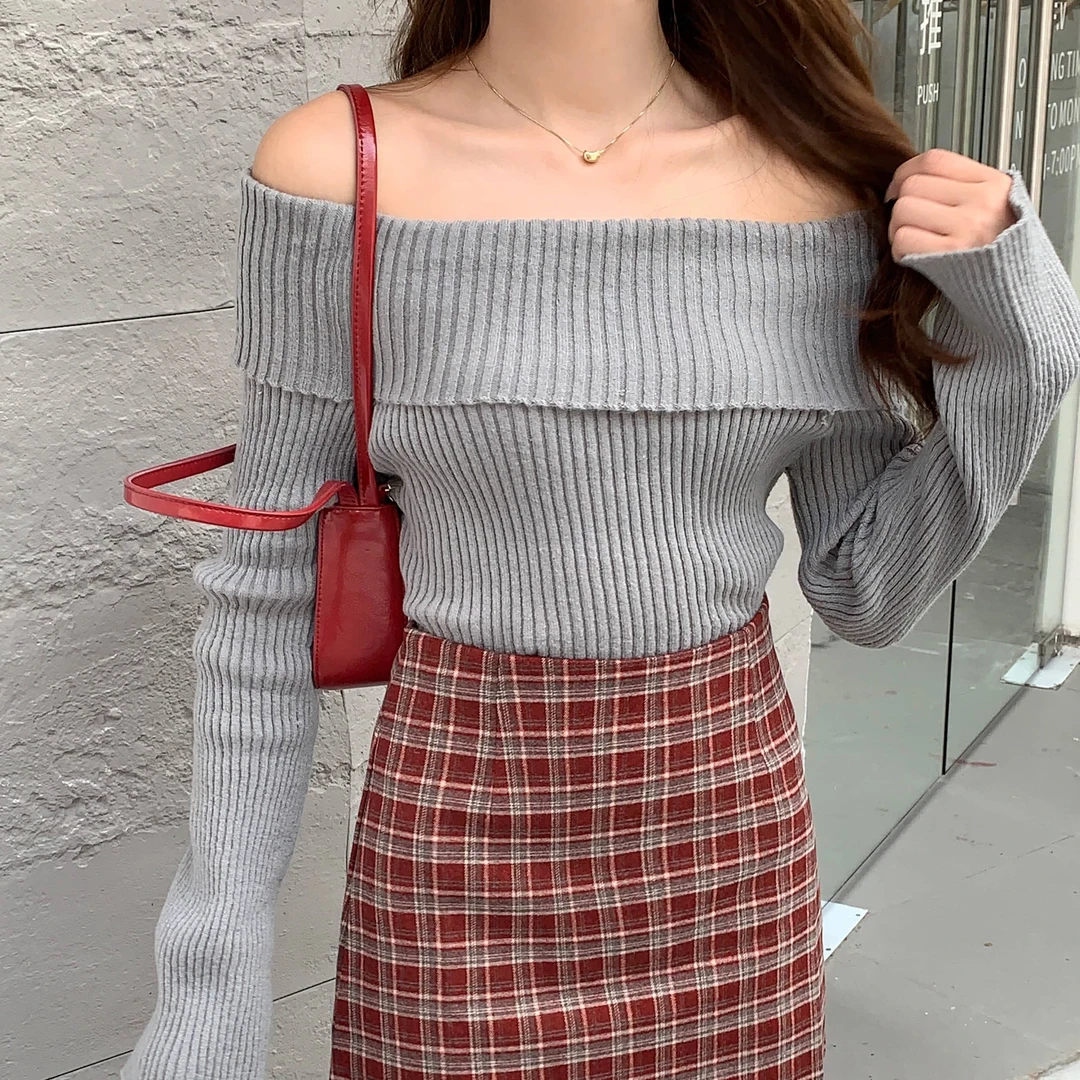 实拍2024秋新款一字肩毛衣纯色纯欲修身性感套头露肩针织衫