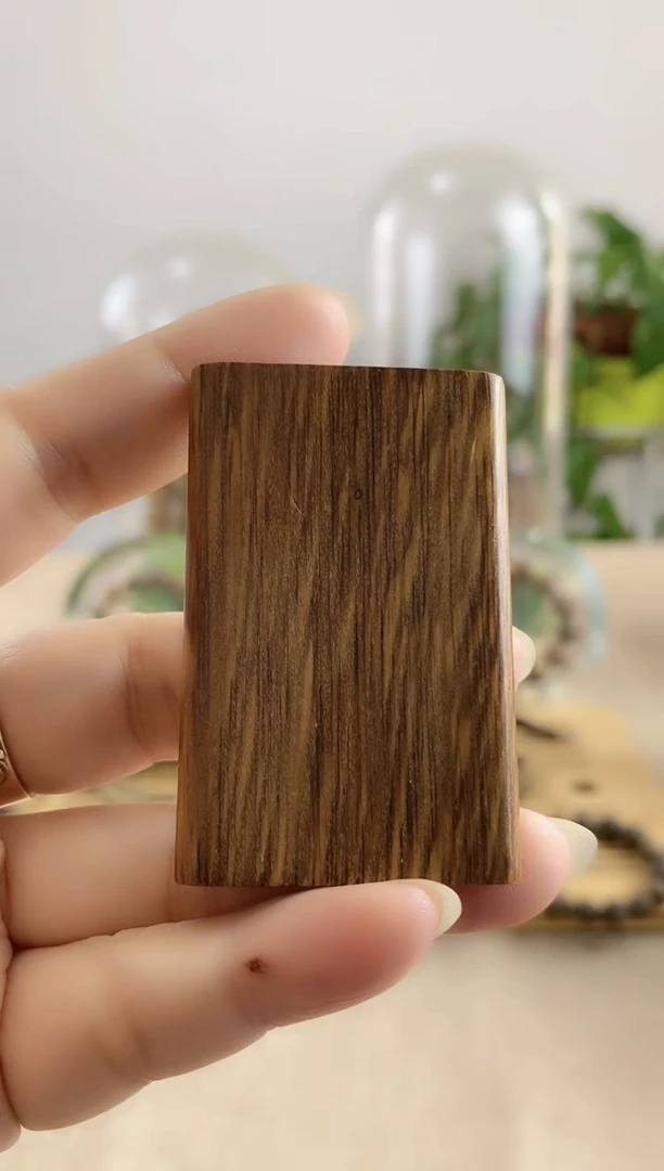 【闪购商品】沉香巴布亚贡木吊坠四门牌