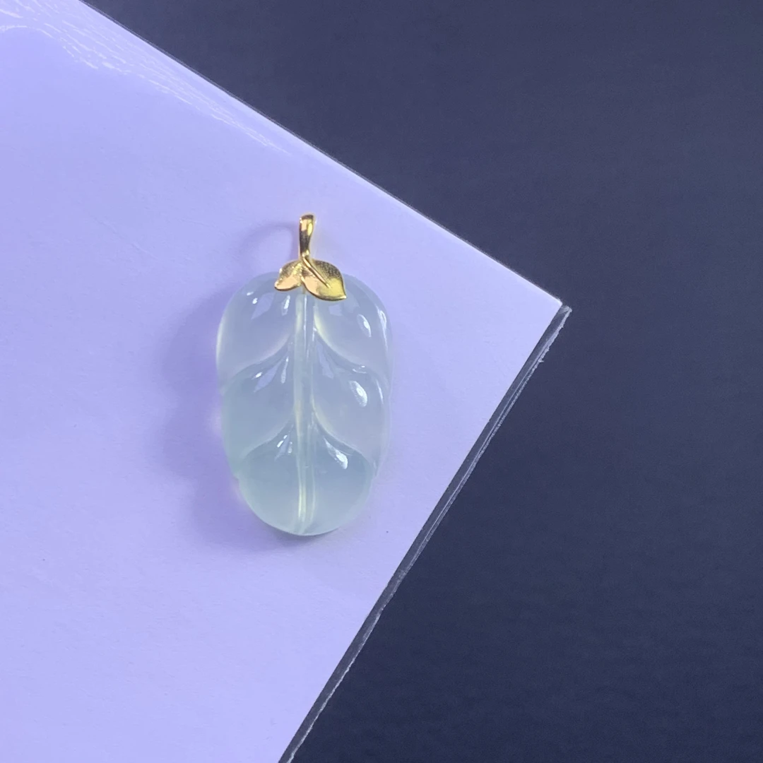 天然A货缅甸翡翠18K金扣头叶子