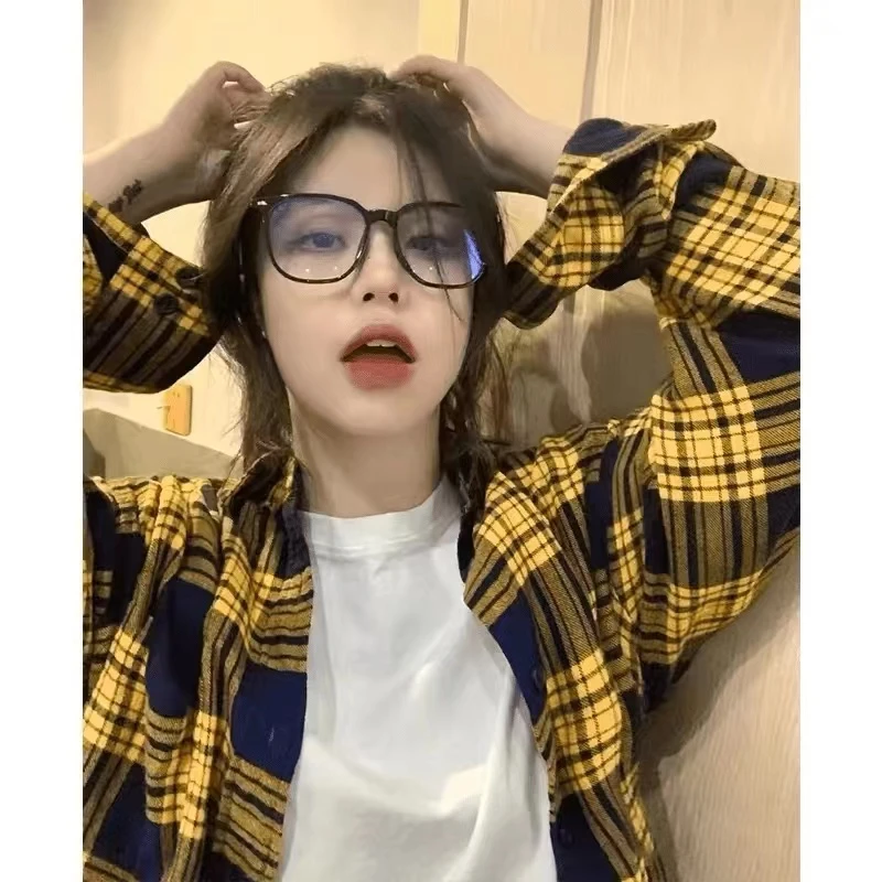 慵懒风穿搭格子衬衣带口袋四季通用