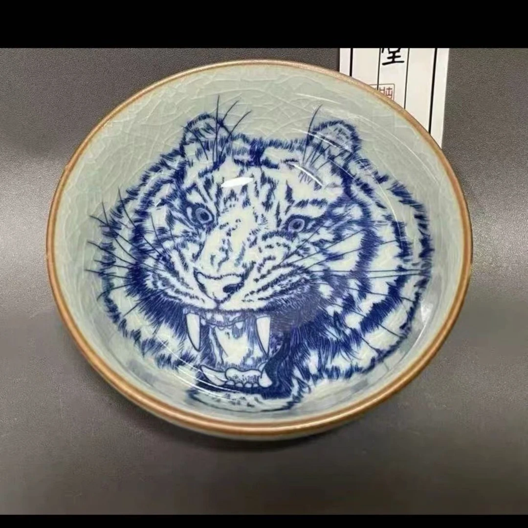 景德镇老陶泥内绘青花虎头王者之风普洱杯（可养线）