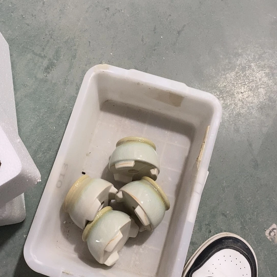 红陶20CM以下4个瑕疵