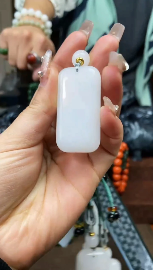 【闪购商品】石英质玉颈饰未镶嵌多样性发货拍一发一