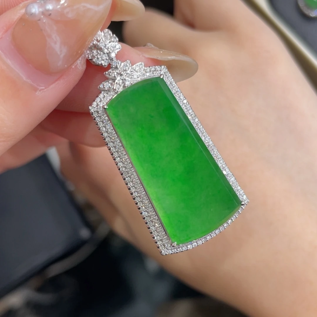 【闪购商品】翡翠颈饰18K金镶嵌