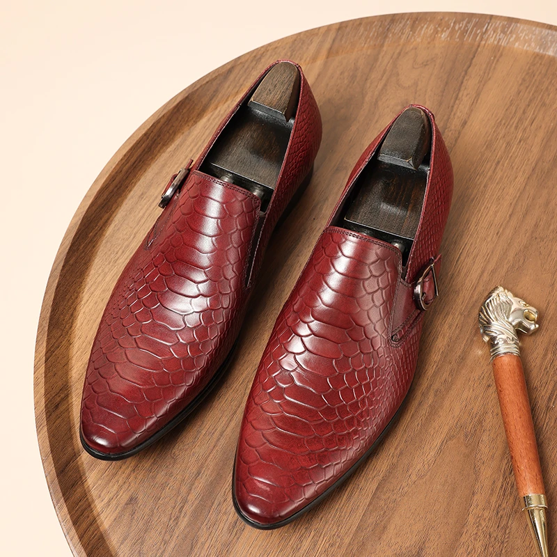 压花鱼鳞纹尖头一脚蹬商务休闲皮鞋男士纯皮男鞋马蹄扣潮款男鞋子