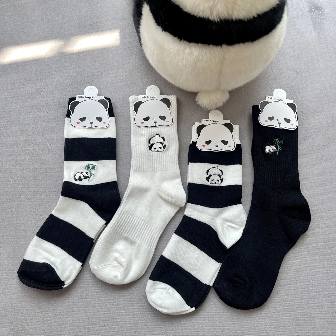 4双装 ins潮袜黑白熊猫周边条纹卡通运动刺绣中高筒情侣棉袜子