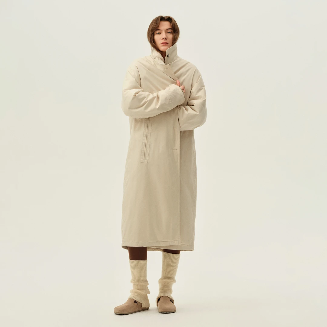 白弓BAIGONG/雪山步行者挺拔廓形长款白鸭绒风衣外套52762X