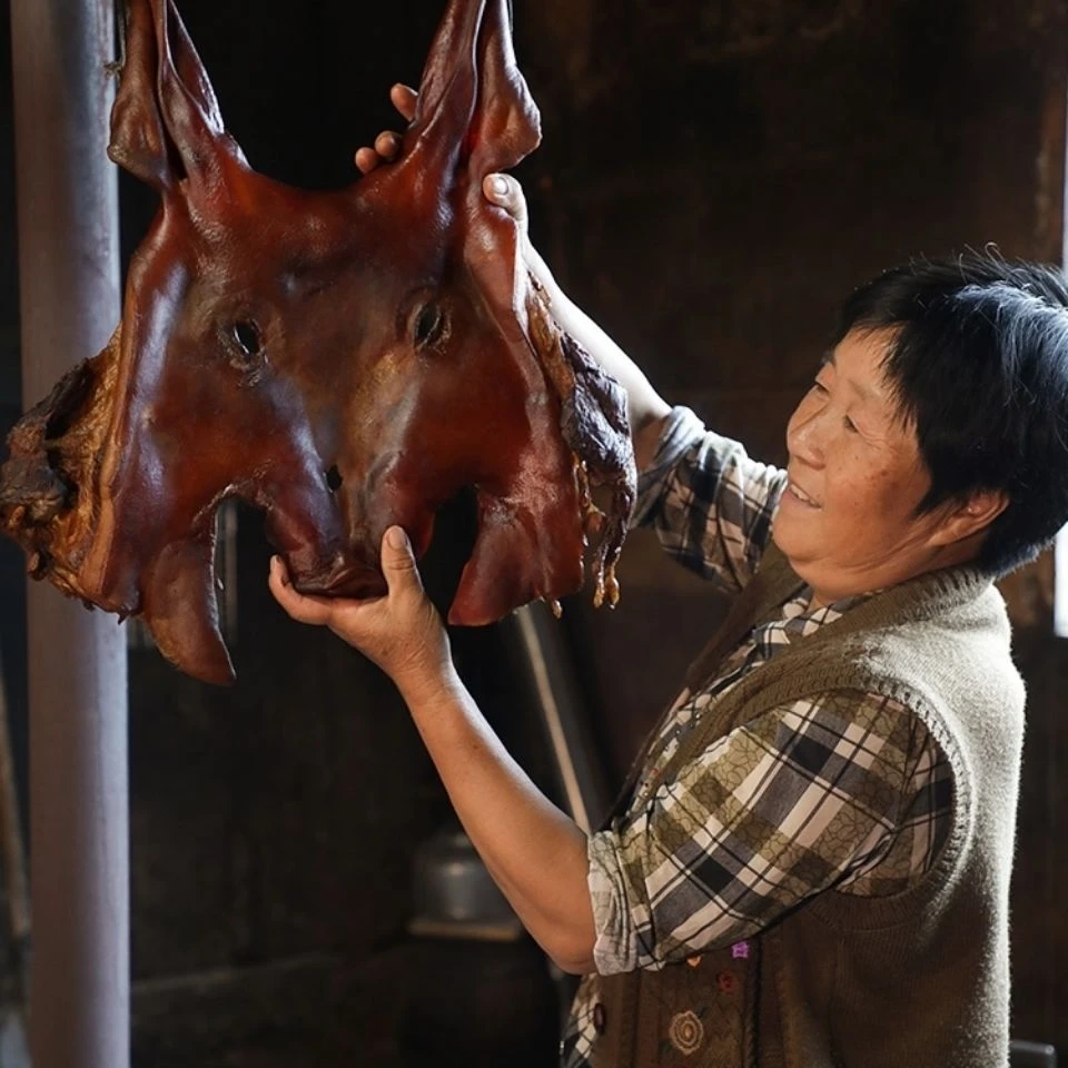 腊猪脸肉正宗湖南湖北四川烟熏腊猪头整只特产带骨腊肉农家美味
