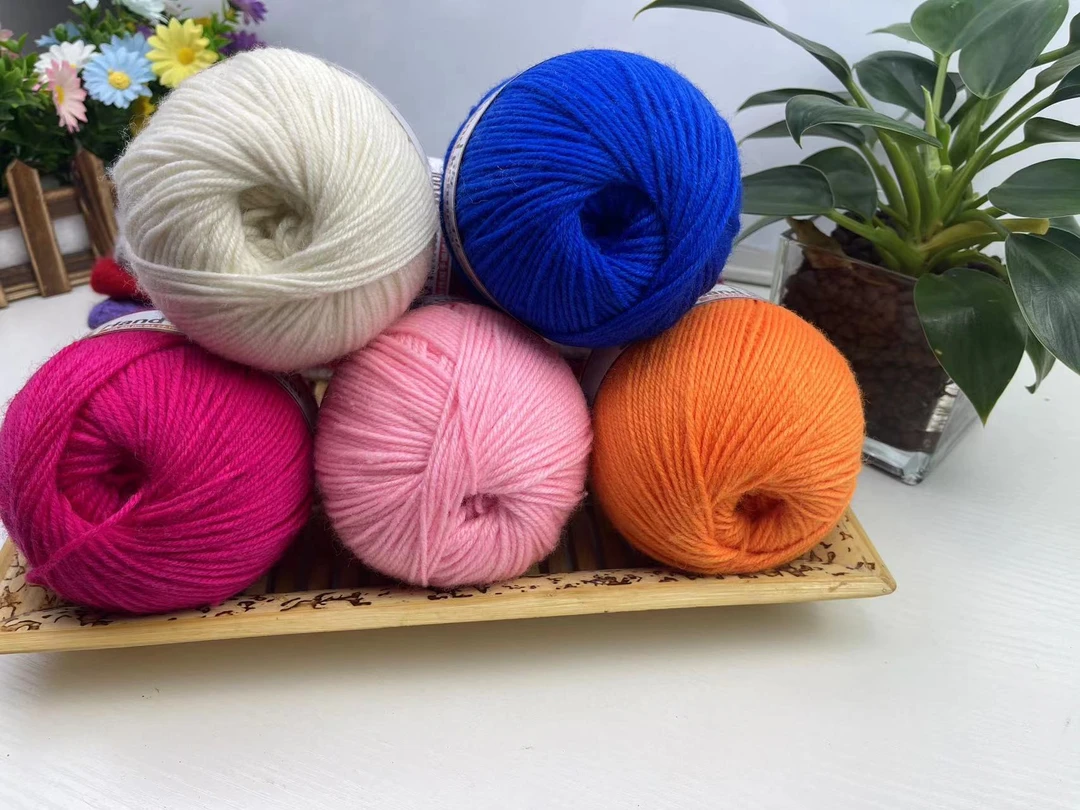 中粗羊毛线柔软手编开衫套头衫织毛衣手工编【买一两送一两】编织