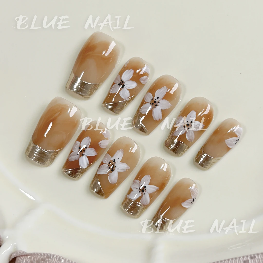 【陌上花】蓝珊手工穿戴甲手绘白花金边法式温婉气质秋日棕咖晕染