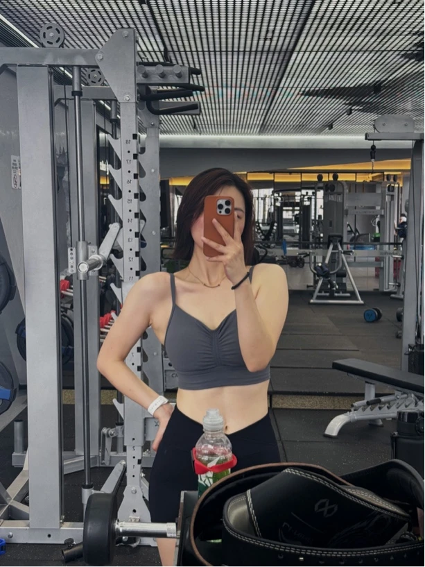 香菜呀~性感褶皱训练交叉运动透气裸感瑜伽健身运动文胸美背舒适