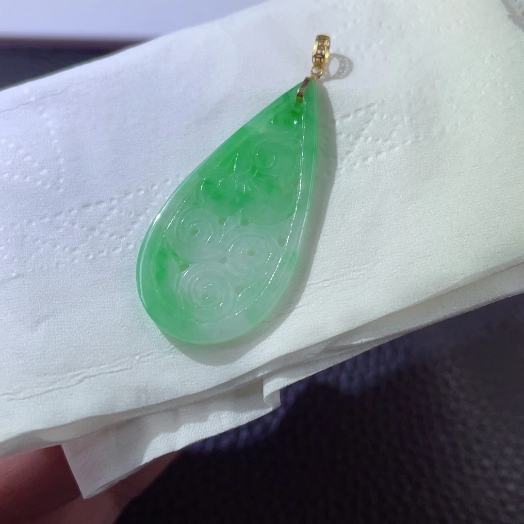 翡翠颈饰18K金镶嵌翡翠