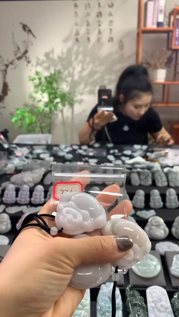 【闪购商品】翡翠吊坠(赠链)未镶嵌佛公776多样性发一件