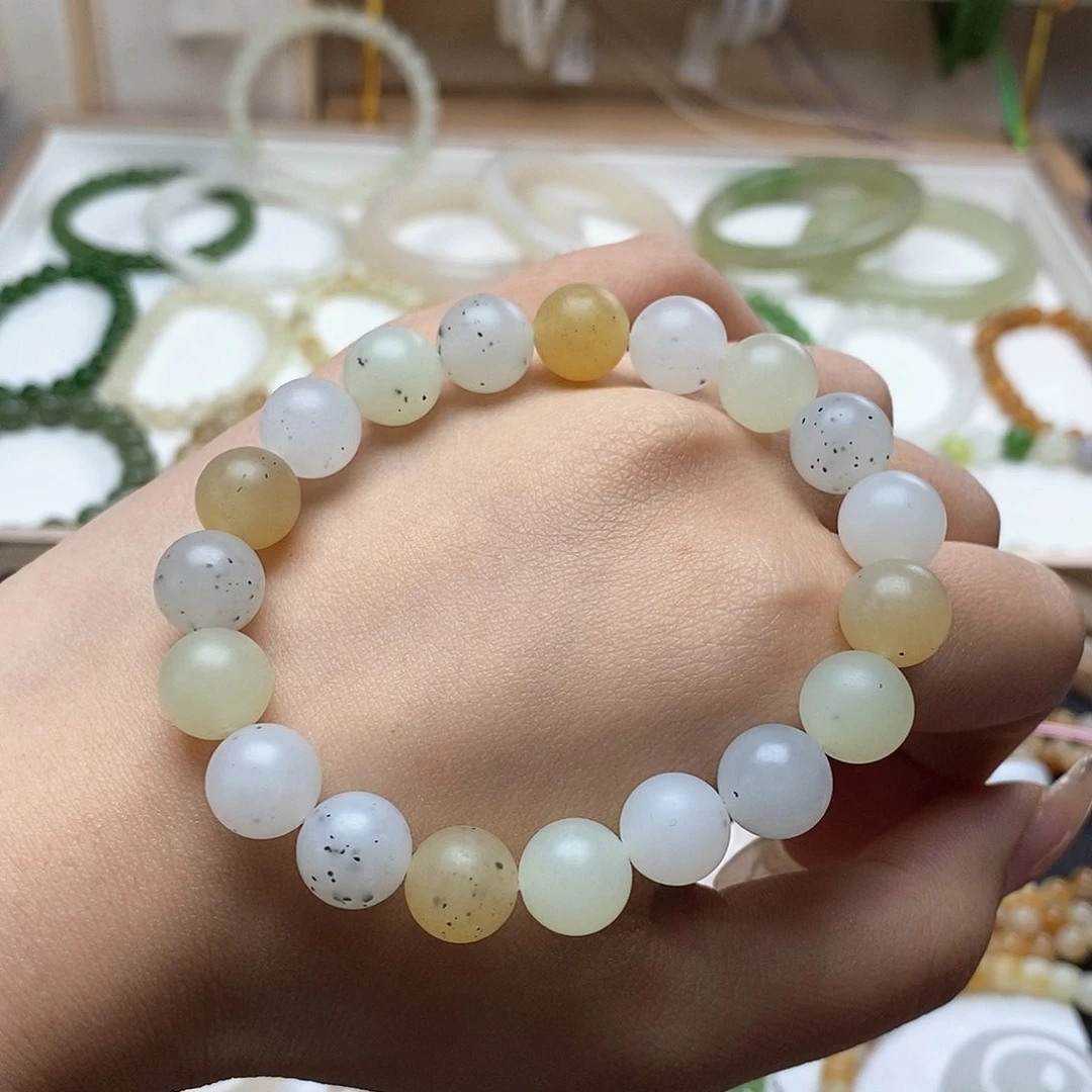 和田玉手串未镶嵌芝麻蜜饯10mm手串