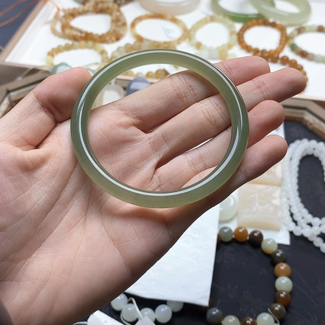 和田玉手镯未镶嵌晴水手镯55圈口
