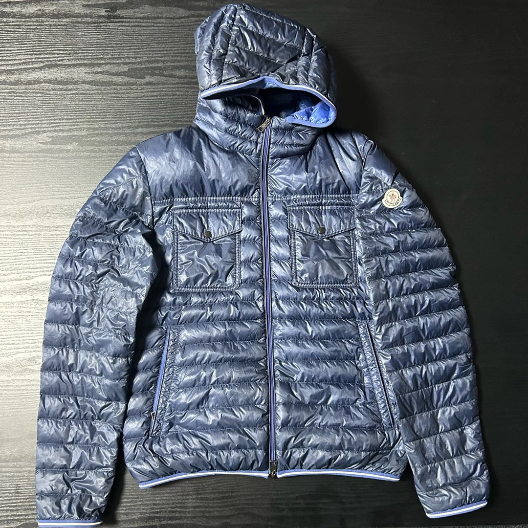 盟可睐纯色连帽羽绒服  成色：99 尺码：2