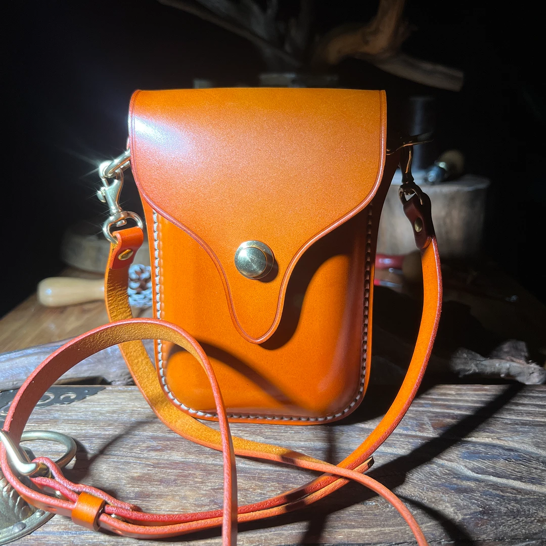 纯手工时尚个性便携真皮复古单肩肩包休闲女士多功能手机包