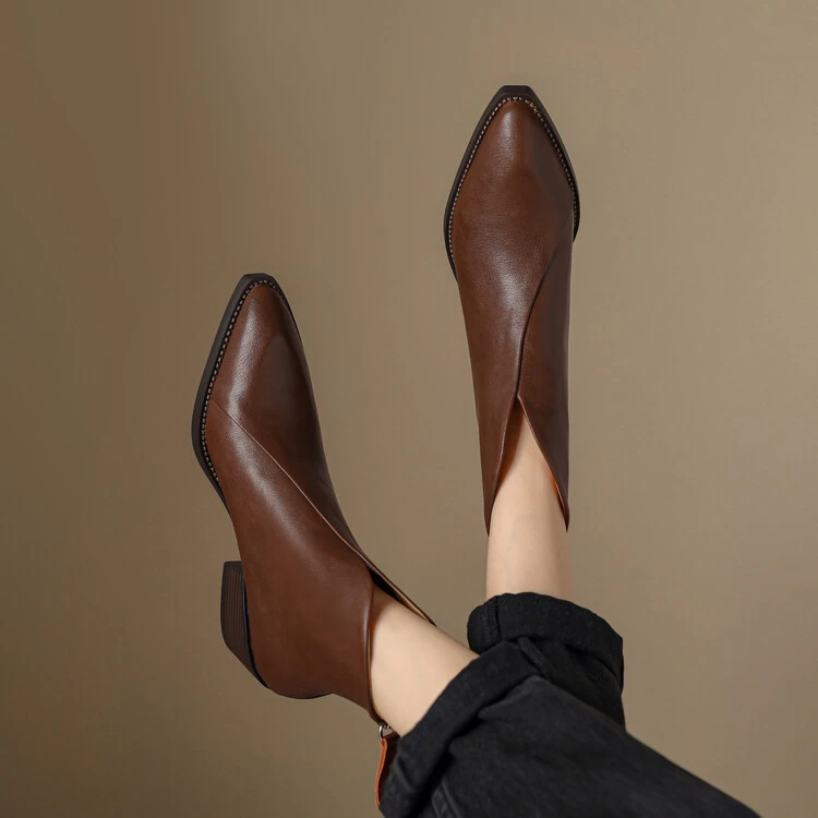 里外纯皮4cm牛皮尖头复古短靴女粗跟牛仔靴中跟瘦瘦靴显瘦单靴子