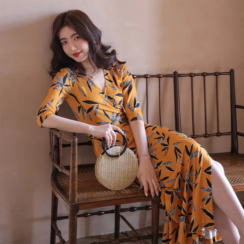 气质碎花度假连衣裙女夏季新款长款到脚踝裹身裙大码洋气时尚薄款