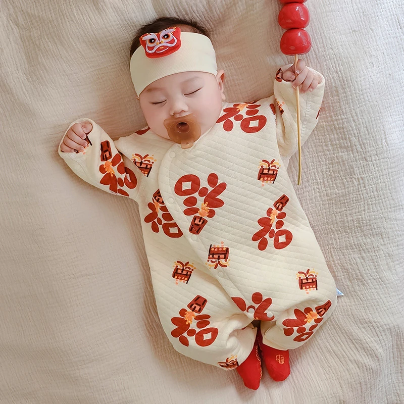 新生婴儿衣服春秋款纯棉无骨初生宝宝夹棉保暖连体衣秋冬哈衣睡衣