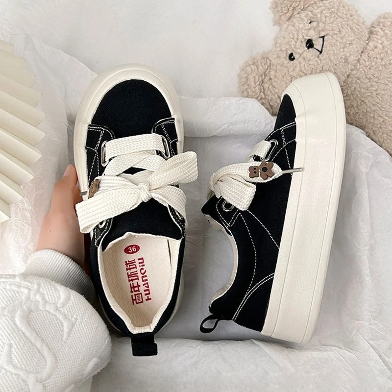 环球白色帆布鞋女2023新款百搭设计秋季透气运动休闲学生女士板鞋