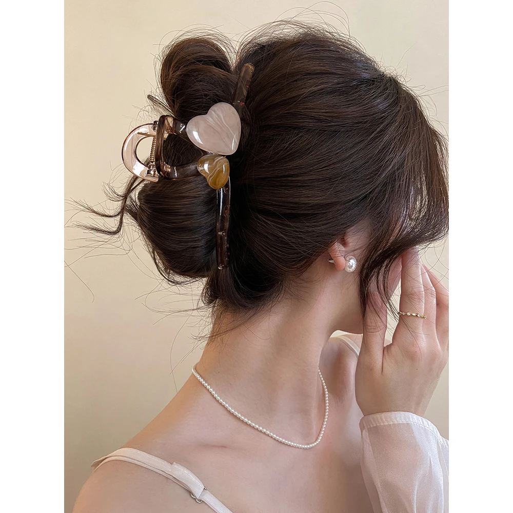 美到心巴上~爱心抓夹女新款发夹后脑勺气质夹子鲨鱼夹头饰2025