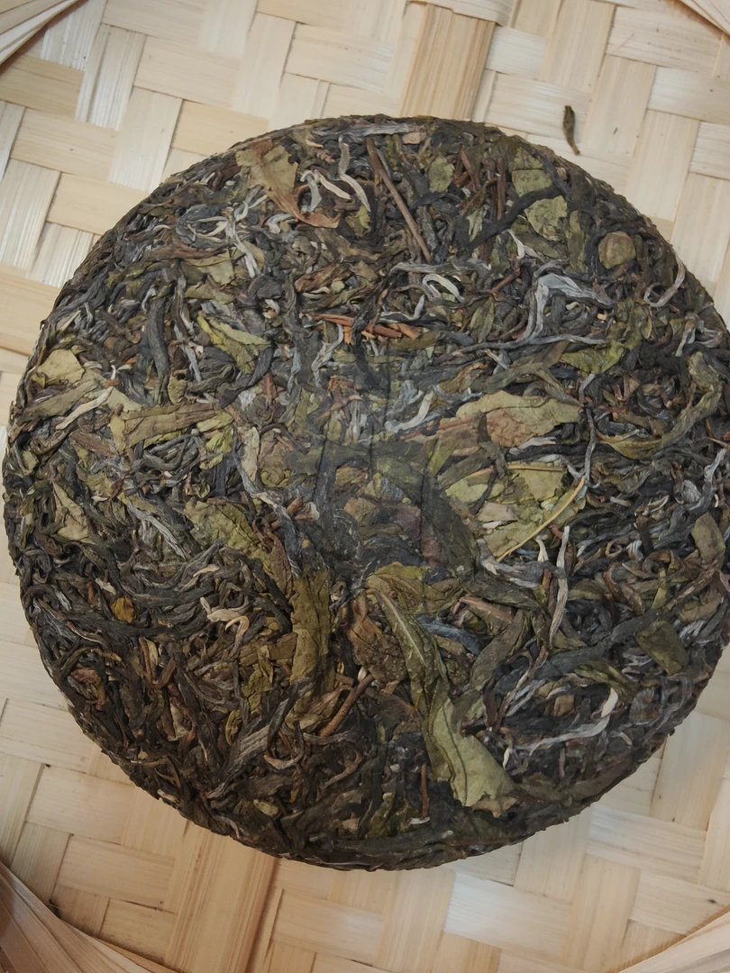 自家茶园曼岗大箐组40号(大雪山357克