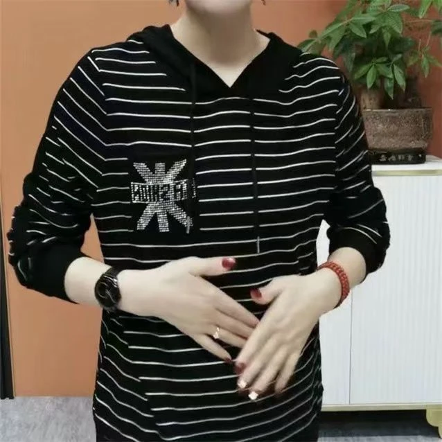 连帽秋季新款经典条纹时尚烫钻宽松显痩打底衫中年妈妈大码女装