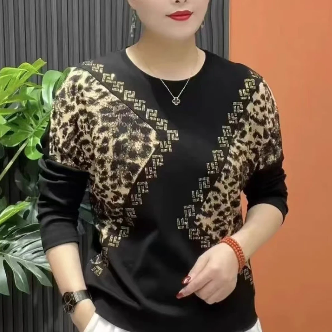 春秋长袖烫钻网红T恤女印花套头大码洋气宽松休闲显瘦黑色打底衫