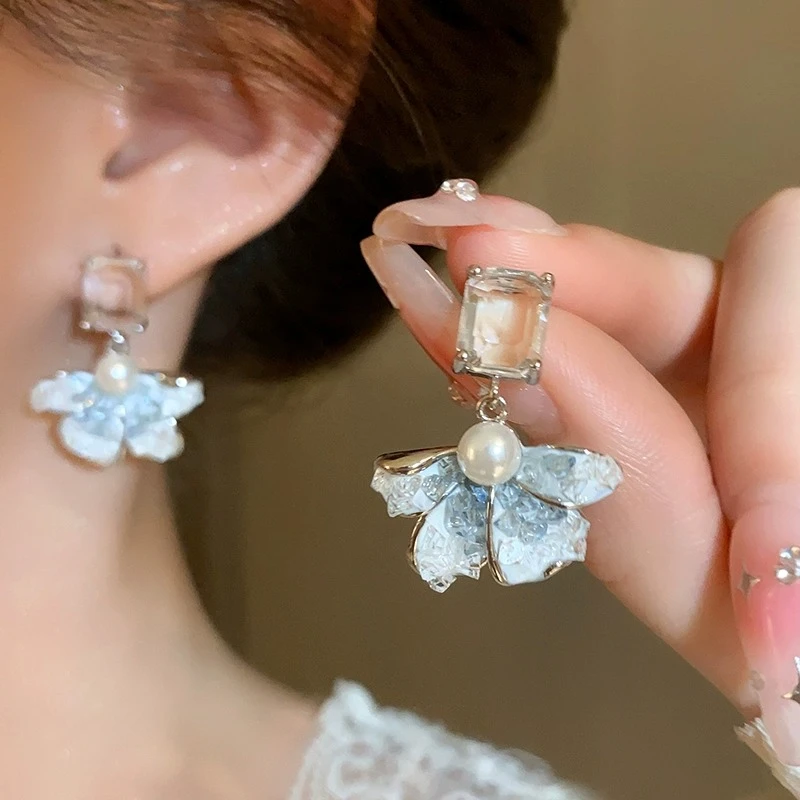 合金仿珍珠耳饰 25年新款网红款花瓣耳环轻奢小众高级感精致气质~