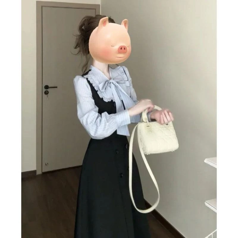 韩系氛围感穿搭超好看今年流行的裙子法式撞色假两件连衣裙2024秋