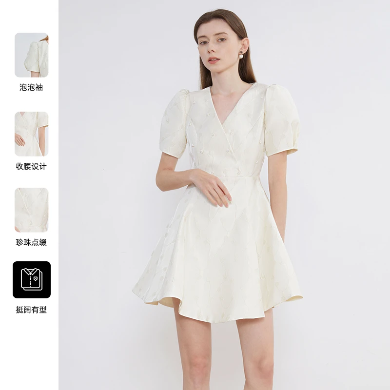 【达人专属】Caroline新款甜美V领白色设计感泡泡袖连衣裙ECRDAB53