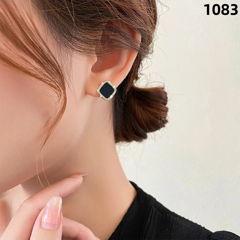 铜合金耳饰 1083气质轻奢时尚百搭黑色复古小众简约