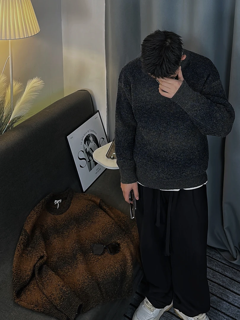 美拉德复古渐变毛衣男秋冬慵懒宽松针织衫条纹潮男圆领ins潮流