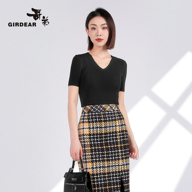 GIRDEAR哥弟 经典V领冰丝针织短袖T恤夏季纯色显瘦上衣女1399613