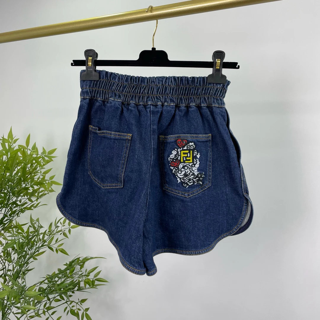 Fendi 芬迪 刺绣牛仔短裤 38码/95新/无配件 YM1008